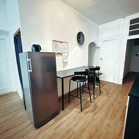 Black Style Moravske Namesti Hostel *