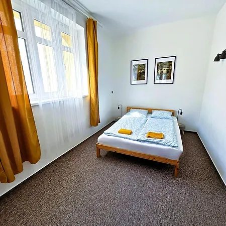 Black Style Moravske Namesti Auberge de jeunesse *