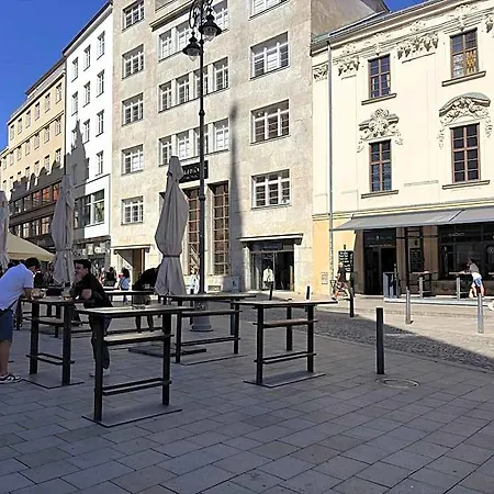 Black Style Moravske Namesti Ostello Brno