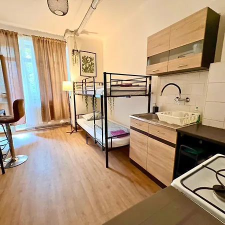 Black Style Moravske Namesti Hostel Μπρνο