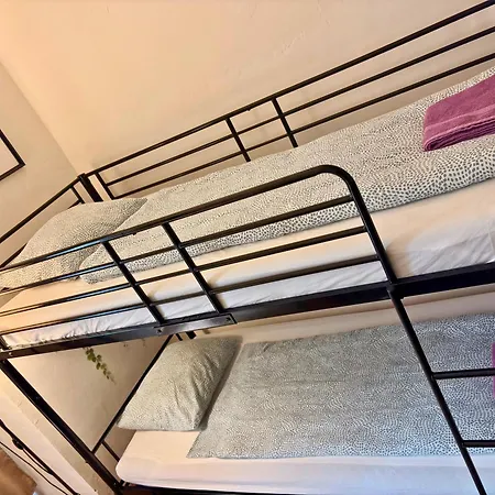 Black Style Moravske Namesti Hostel